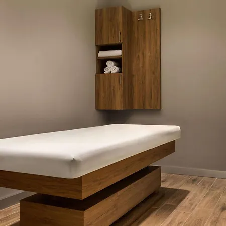 Hotel Ramada Encore By Wyndham Basin Express