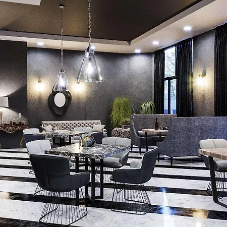 Ramada Encore By Wyndham Basin Express Hotel