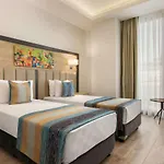 Ramada Encore By Wyndham Basin Express İstanbul