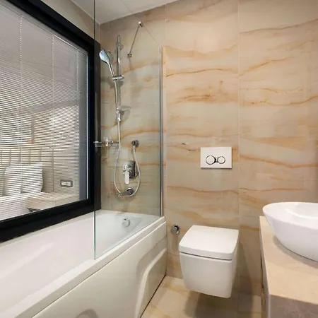 Ramada Encore By Wyndham Basin Express 4*