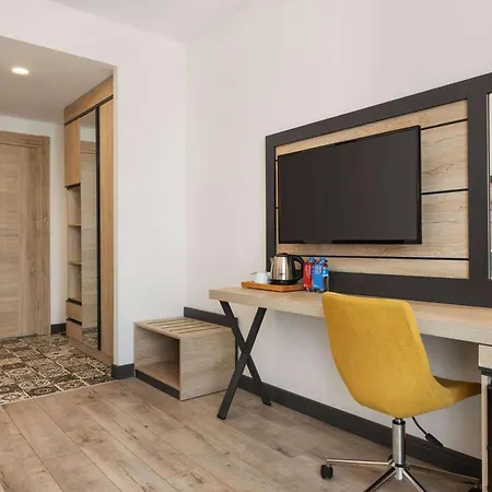 Ramada Encore By Wyndham Basin Express Istanbul