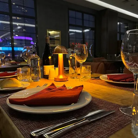 Ramada Encore By Wyndham Basin Express Hotel