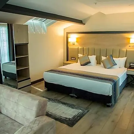 Ramada Encore By Wyndham Basin Express Istanbul