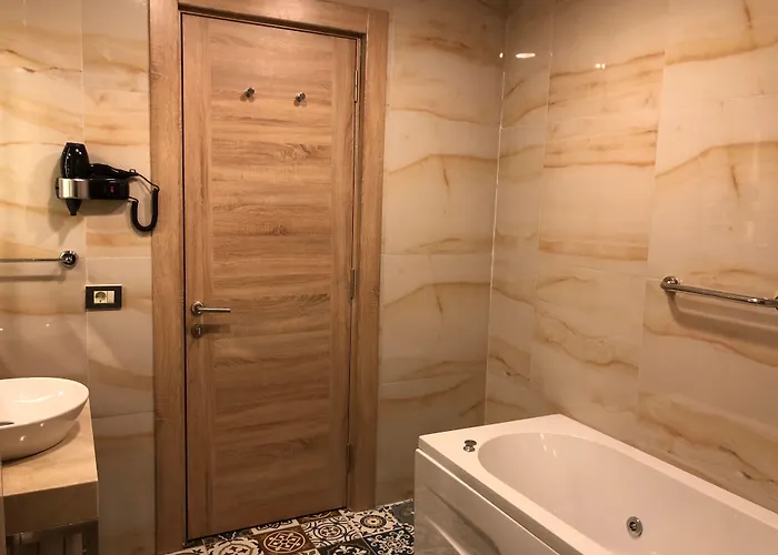 Ramada Encore By Wyndham Basin Express