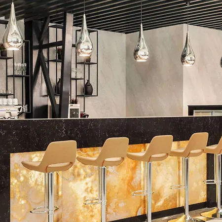 Ramada Encore By Wyndham Basin Express Hotel