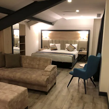 Ramada Encore By Wyndham Basin Express Hotel